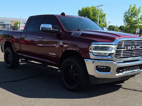Used 2022 RAM 2500 Laramie AWD/4WD image 2