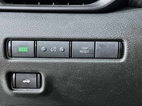 Used 2024 Nissan Sentra S FWD image 17