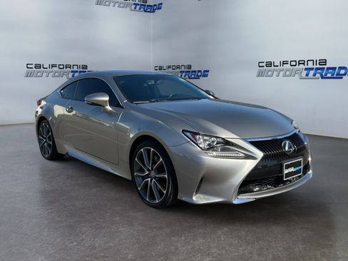 Used 2017 Lexus RC 200t w/ Premium Package RWD image 3