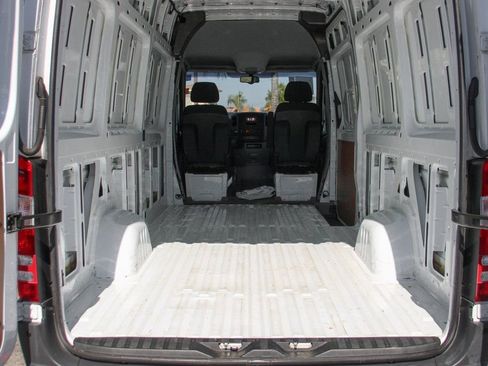 Used 2016 Mercedes-Benz Sprinter 2500 image 8