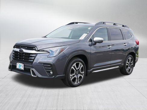 Used 2023 Subaru Ascent Touring AWD/4WD image 3