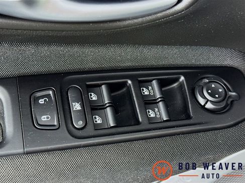 Used 2021 Jeep Renegade Latitude w/ Convenience Group AWD/4WD image 19