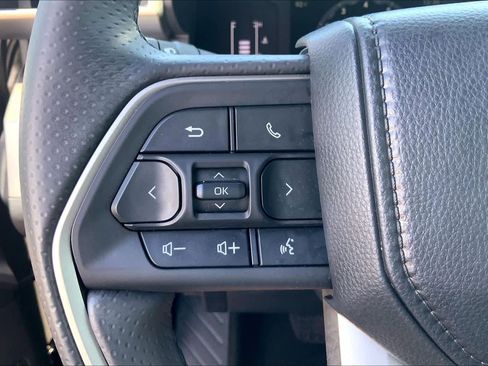Used 2025 Toyota 4Runner SR5 AWD/4WD image 24