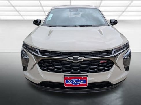 Used 2026 Chevrolet Trax RS w/ Sunroof Package FWD image 25