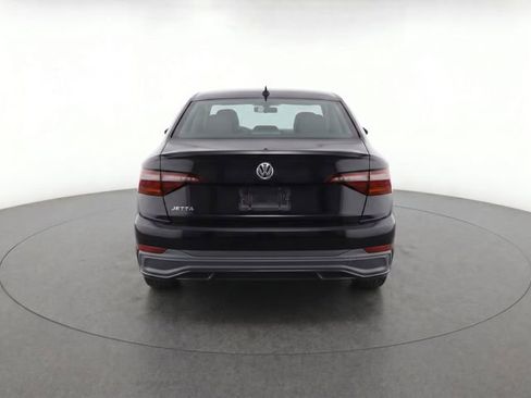 Used 2024 Volkswagen Jetta SE FWD image 3