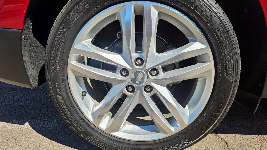 Used 2018 Chevrolet Equinox Premier FWD image 17