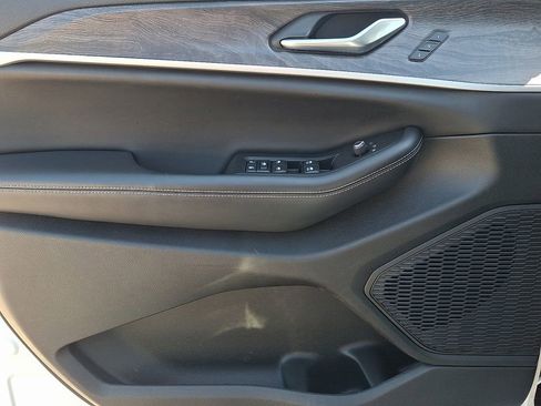 Used 2023 Jeep Grand Cherokee L Limited w/ Trailer Tow Group (B) image 13