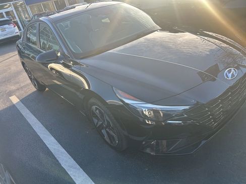 Used 2022 Hyundai Elantra Limited w/ Cargo Package image 1