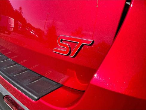 Used 2023 Ford Explorer ST w/ Equipment Group 401A image 9