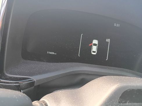 Used 2025 Toyota Camry XLE w/ Premium Plus Package image 6