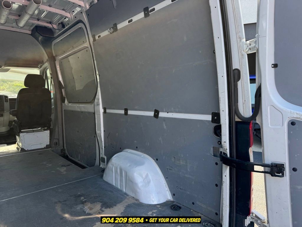 Used 2017 Mercedes-Benz Sprinter 2500 image 28