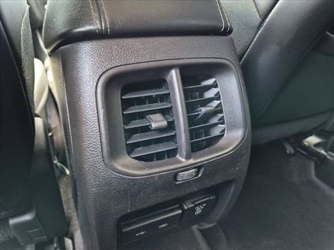 Used 2019 Jeep Cherokee Limited AWD/4WD image 17