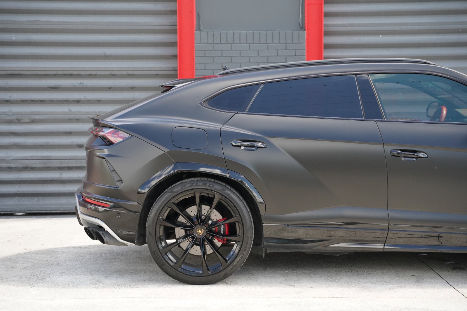 Used 2019 Lamborghini Urus AWD/4WD image 9