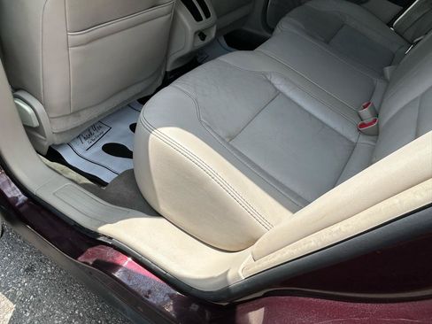 Used 2011 Ford Taurus SEL FWD image 9