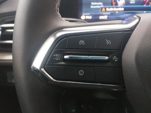 Used 2026 Chevrolet Traverse LT image 20