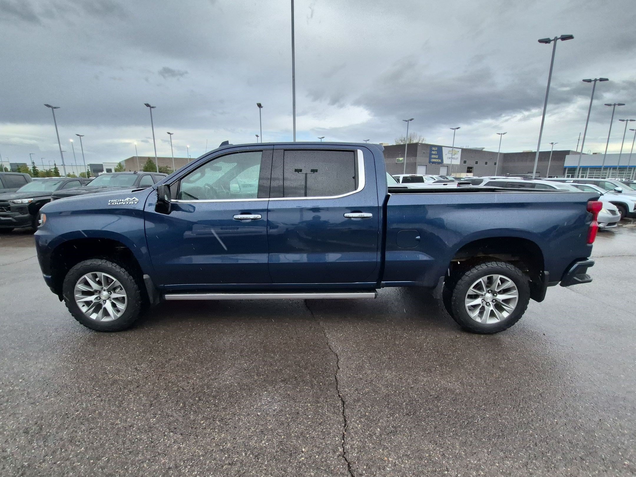 Used 2019 Chevrolet Silverado 1500 High Country w/ Technology Package AWD/4WD image 7