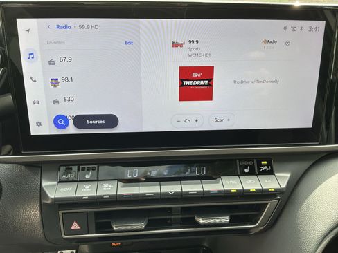 Used 2025 Toyota Camry XSE FWD image 23