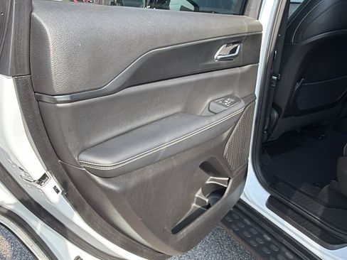 Used 2025 Jeep Grand Cherokee L Altitude AWD/4WD image 24