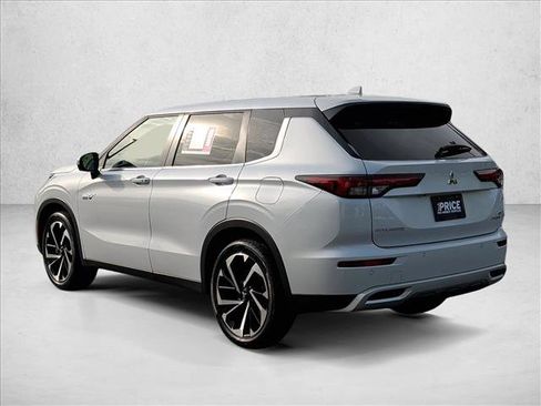 Used 2024 Mitsubishi Outlander 4WD Plug-In Hybrid image 7