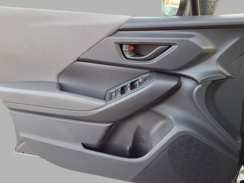 Certified 2025 Subaru Crosstrek 2.0i Premium image 9