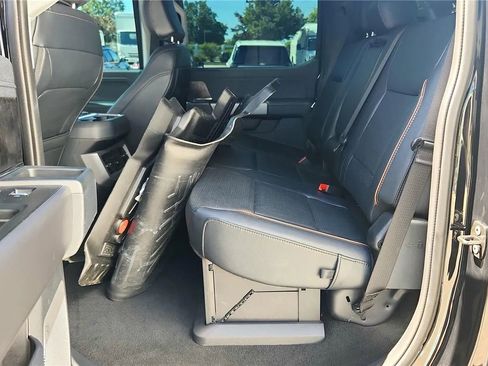 Used 2025 Ford F350 Lariat w/ Lariat Ultimate Package AWD/4WD image 19