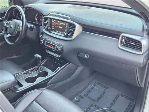 Used 2019 Kia Sorento SX image 25