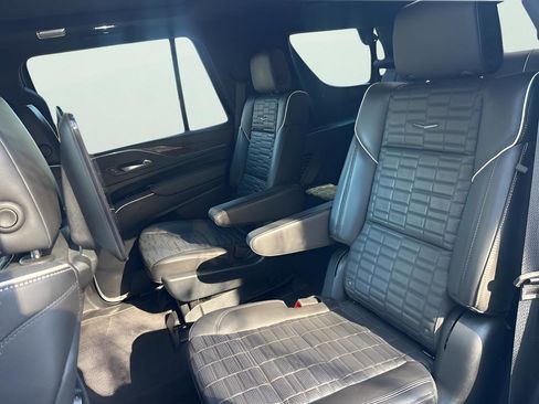 Used 2023 Cadillac Escalade Sport Platinum image 16