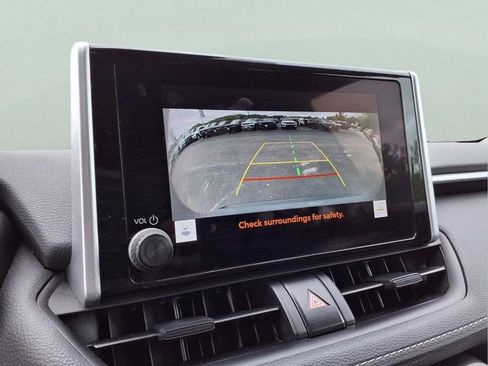 Used 2024 Toyota RAV4 XLE AWD/4WD image 17
