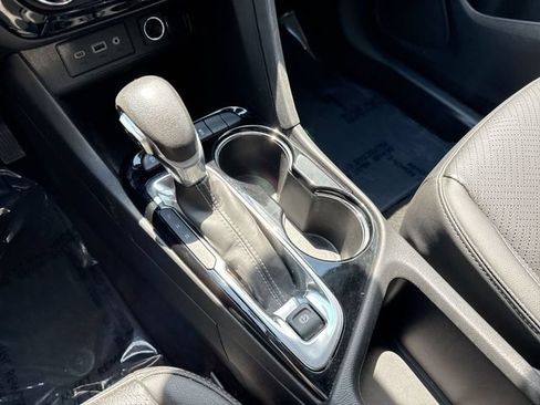 Used 2022 Buick Encore GX Essence w/ Experience Buick Package FWD image 19