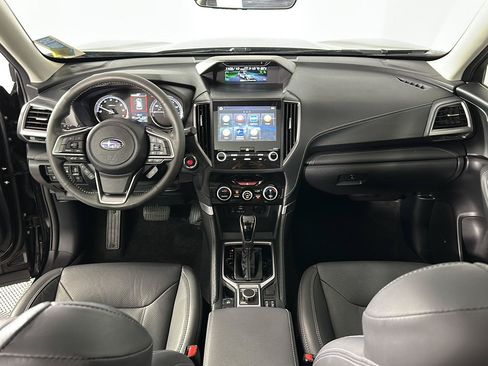Used 2024 Subaru Forester Touring AWD/4WD image 2