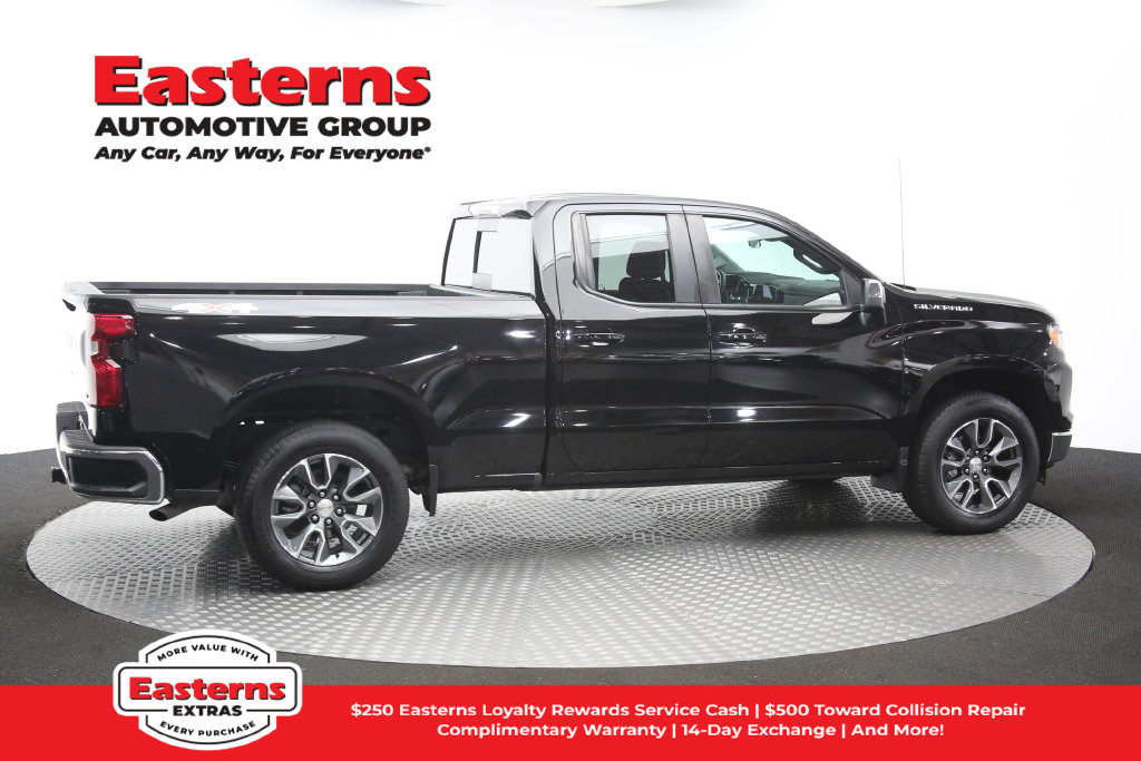 Used 2023 Chevrolet Silverado 1500 LT w/ Convenience Package II AWD/4WD image 44