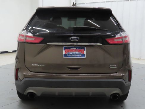 Used 2019 Ford Edge SEL w/ Equipment Group 201A FWD image 4