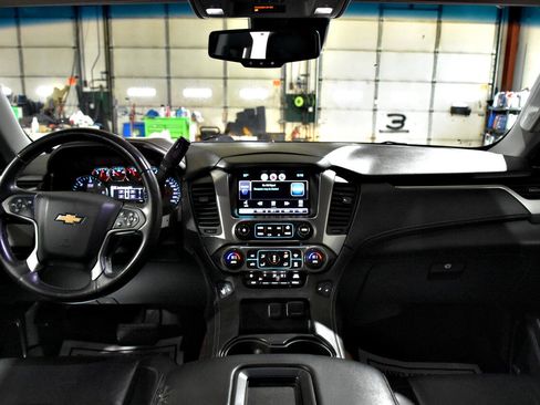Used 2015 Chevrolet Suburban LT image 38