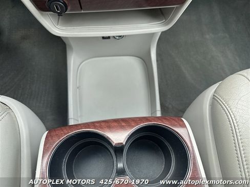 Used 2013 Toyota Sienna XLE image 30