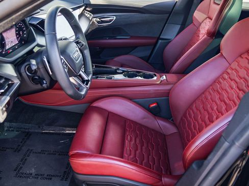 Used 2022 Audi e-tron GT Prestige w/ Prestige Package image 20