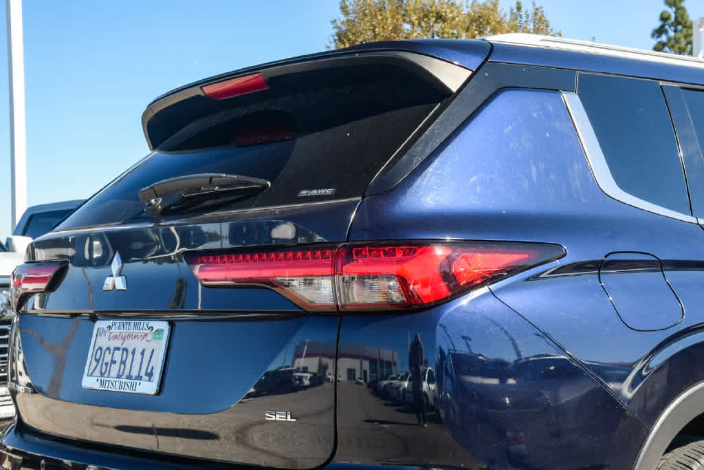 Used 2023 Mitsubishi Outlander SEL AWD/4WD image 6