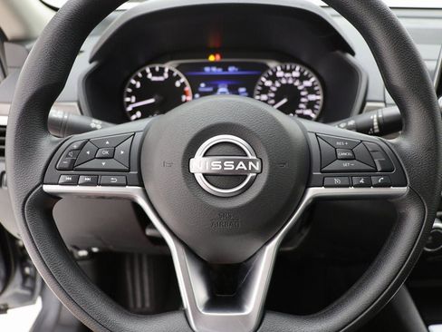 Used 2024 Nissan Altima 2.5 SV image 16