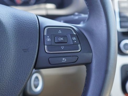 Used 2012 Volkswagen Eos Lux FWD image 22