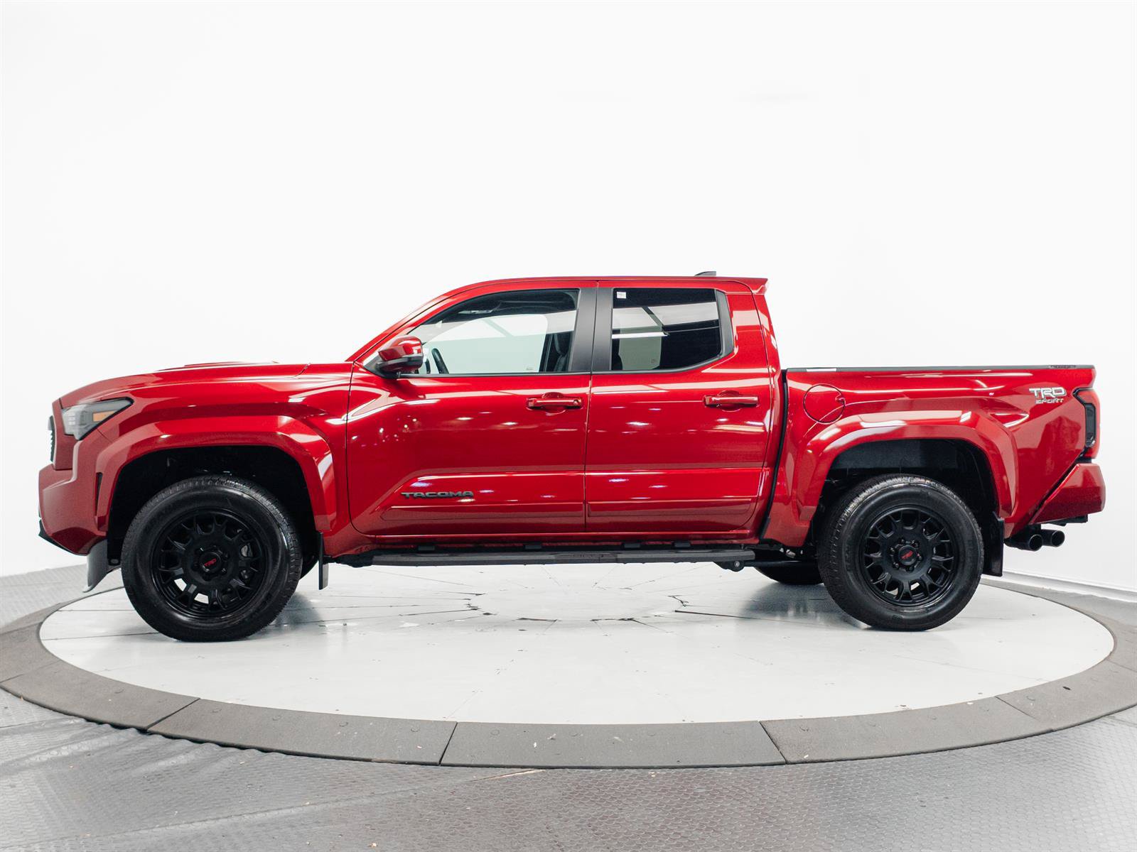 Certified 2024 Toyota Tacoma TRD Sport w/ TRD Sport Upgrade Package AWD/4WD image 8