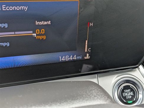 Used 2025 Chevrolet Trax LT w/ LT Convenience Package image 15