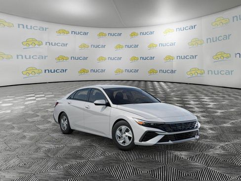 New 2026 Hyundai Elantra SE FWD image 2