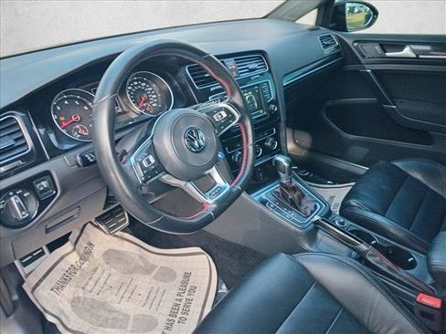 Used 2017 Volkswagen Golf S image 13