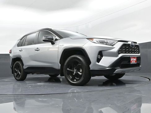 Certified 2021 Toyota RAV4 XSE w/ Carpet Mat Package (TMS) image 31