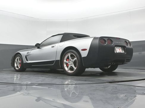 Used 2002 Chevrolet Corvette Convertible w/ Preferred Equipment Group2 RWD image 26