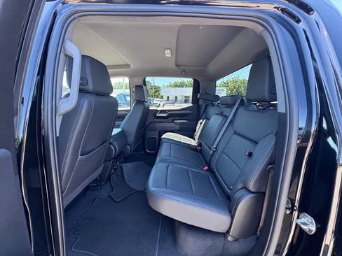 Used 2025 GMC Sierra 1500 SLT AWD/4WD image 12