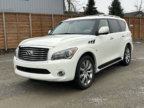 Used 2014 INFINITI QX80 4WD w/ Deluxe Touring Package image 3