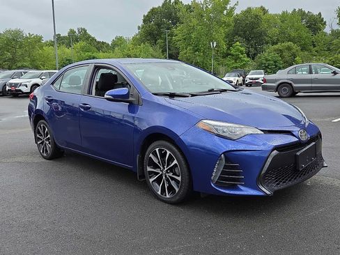 Used 2018 Toyota Corolla XSE FWD image 3
