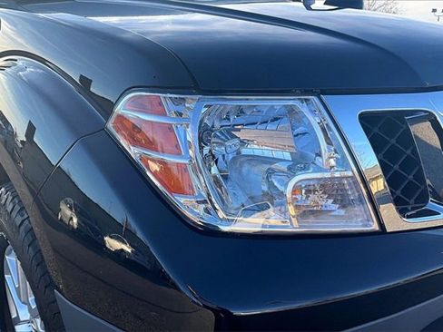 Used 2015 Nissan Frontier SV image 24