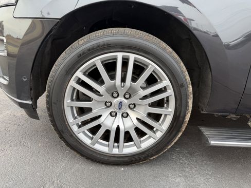 Used 2024 Ford Expedition Platinum image 5