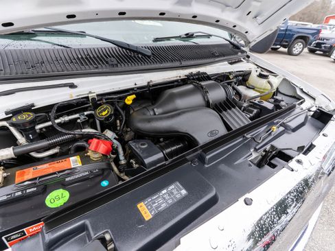 Used 2019 Ford E-450 and Econoline 450 Super Duty w/ Power Windows & Locks Group image 25